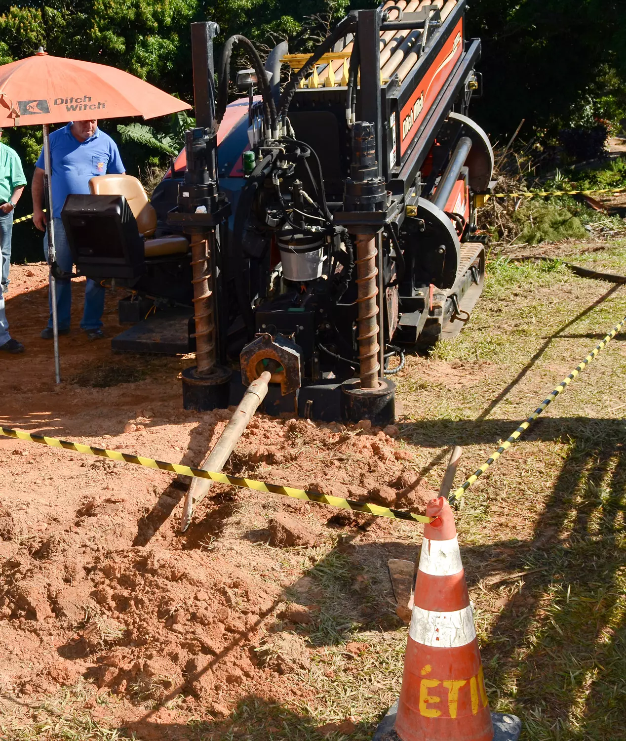Máquina de Perfuração Horizontal Direcional em ação.